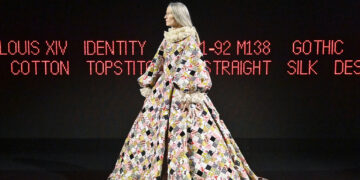 At Valentino SS25 Haute Couture, Alessandro Michele