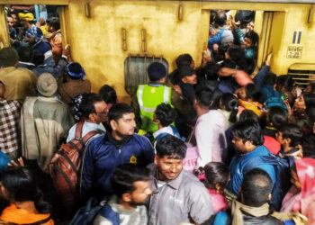 15 Reported Dead in Stampede at New Delhi Rail Station