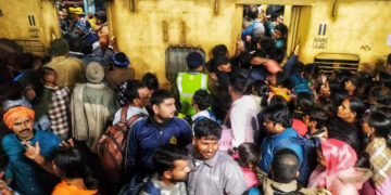 15 Reported Dead in Stampede at New Delhi Rail Station