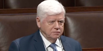 Democratic Lawmaker Has Freezing Episode During House Floor Speech