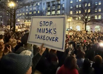 Anger, Chaos And Confusion Take Hold As Federal Workers Face Mass Layoffs