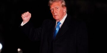 Markets tumble in reaction to Trump’s tariffs as he warns UK ‘out of line’ on trade with US | US News