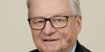 Plaid Cymru: Former leader Dafydd Elis-Thomas dies aged 78 | UK News