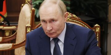 Russian oligarchs with links to Kremlin face UK ban under new sanctions | Politics News