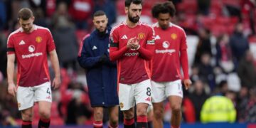 Man Utd toothless as Spence stars for Spurs – Premier League hits and misses | Football News