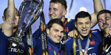 Record-breaking France defeat Scotland to claim Six Nations title