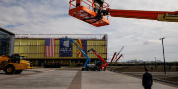 TSMC, the Chip Giant, Is to Spend $100 Billion in U.S. Over the Next 4 Years