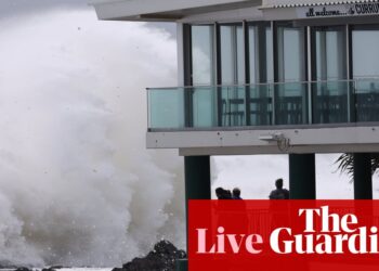 Cyclone Alfred live updates: BoM tracking map forecast shows category 2 storm hitting Brisbane and south-east Qld; landfall delayed in Queensland and NSW | Tropical Cyclone Alfred