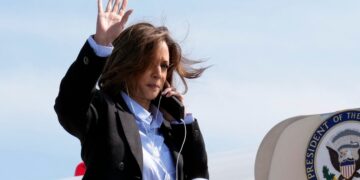 Kamala Harris Uses Wired Headphones. Should You?