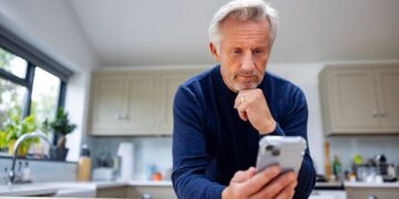 How To Tell If A Photo Or Video Is AI