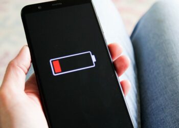 How To Make Your Phone Battery Last Longer When It’s Dying