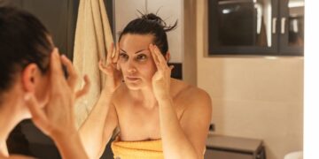 Why You Should Not Shower In Your Contacts