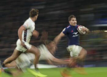 France 'slight favourites' in Six Nations clash with Ireland