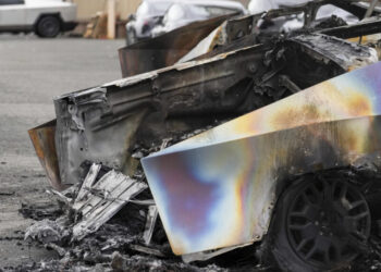 Tesla attacks surge across US in backlash over Musk's White House role