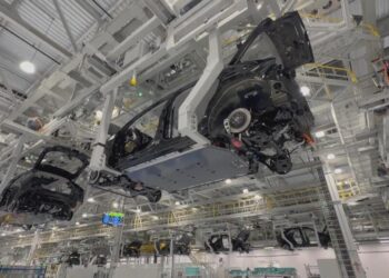 Trump announces 25% tariffs on foreign cars and parts