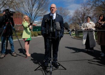 Trump Team Deports Immigrants Despite Court Order