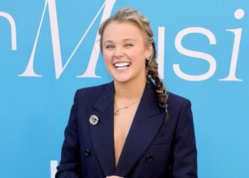 JoJo Siwa Is Nearly Unrecognizable in Clean Girl Transformation