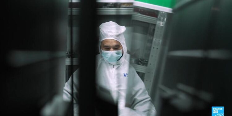 Chinese exporters rush to adjust to changing trade environment