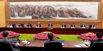 Xi Jinping pitches China to global CEOs as protector of trade