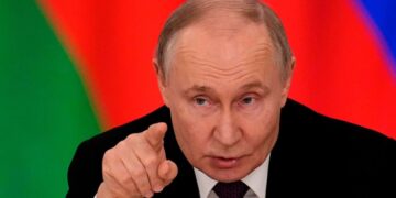 Vladimir Putin pushes maximalist demands in Ukraine talks