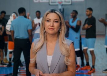 Mindy Kaling’s New Series Starring Kate Hudson Is Crushing It On Netflix