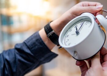 Clocks go forward this weekend – but should daylight savings be scrapped? | Science, Climate & Tech News