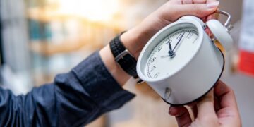 Clocks go forward this weekend – but should daylight savings be scrapped? | Science, Climate & Tech News
