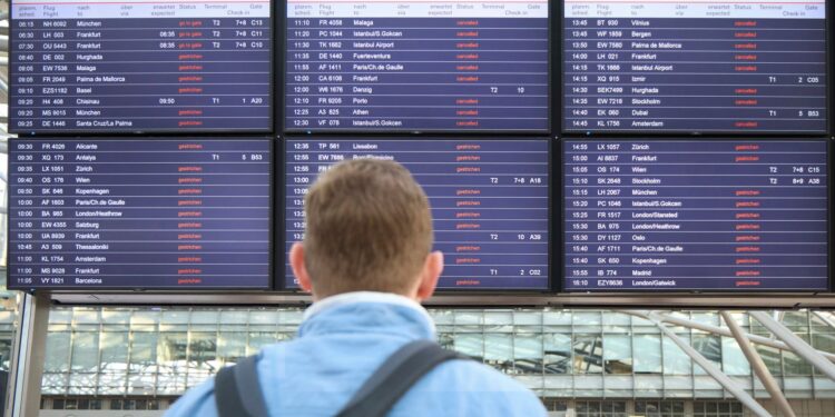 Surprise strike at Hamburg Airport as major walkout set to begin at 12 more German hubs | World News