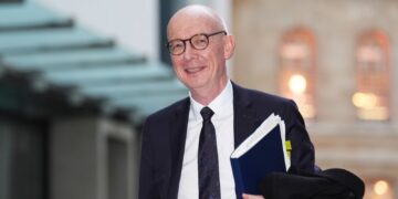 Senior civil servants to have pay linked to performance under new government plans | Politics News