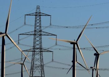 People living near new pylons could get £250-a-year off their energy bills, minister says | Politics News