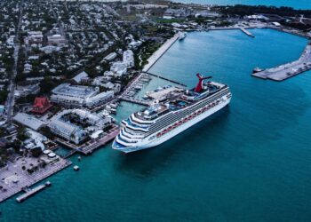 Cruise ships in Key West stir up lots of sediment : NPR