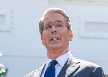 Bessent Takes Tricky Center Stage as Trade Wars Roil U.S. Economy