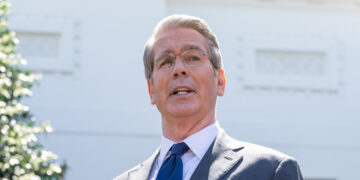 Bessent Takes Tricky Center Stage as Trade Wars Roil U.S. Economy