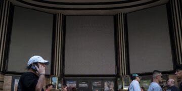 Europe’s Devastating Power Outage in Photos