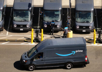 White House-Amazon Spat Culminates in Trump Calling Bezos ‘Very Nice’