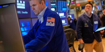 US Stocks Drop After Another Stunning Day Of Reversals As Uncertainty Reigns About Trump’s Tariffs