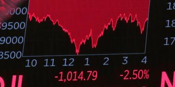 Asian Shares Sink As China-U.S. Trade War Escalates