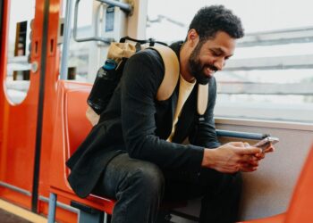 The Biggest Security Risks With Public Wi-Fi