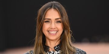 Jessica Alba’s Chunky Sneaker Look Is a Bestseller on Amazon