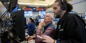 US stocks underperform rest of world by widest margin since 1993