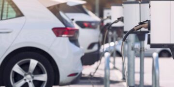 Starmer promises ‘bold changes’ to rules over electric cars in wake of Trump’s tariffs | Politics News