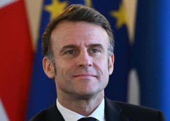 Macron to beat Trump to UK state visit – report | Politics News