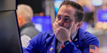 US markets fall as AI chipmakers mourn new restrictions on China exports | Science, Climate & Tech News