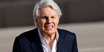 Ex-Abercrombie & Fitch chief executive Mike Jeffries ‘unfit to stand trial due to dementia’, prosecutors and defence team say | US News