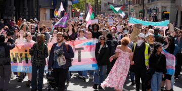 Labour WhatsApp messages on Supreme Court ruling point to future tensions on trans issues | UK News