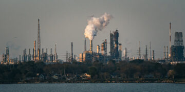 Exxon and Chevron Report Lower Profits While Girding for Tariffs