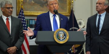 Trump Signs Executive Order Asking Companies to Lower Drug Prices