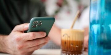 Want Less Screen Time? Try Switching To A Dumbphone