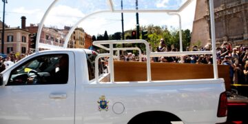 Pope Francis’ ‘Popemobile’ Turns Into Health Clinic For Gaza’s Children