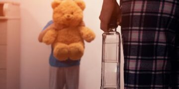 1 in 4 Kids Lives With a Parent Battling Addiction, Alarming Study Finds